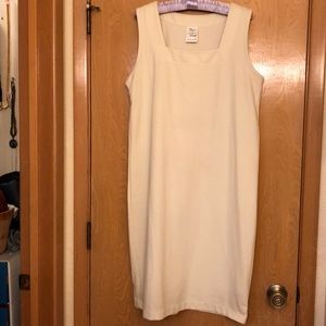 White sleeveless dress